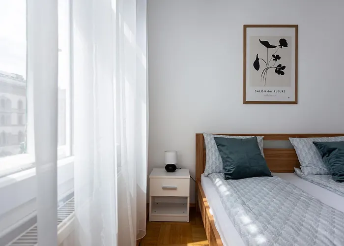 Urania Apartman *