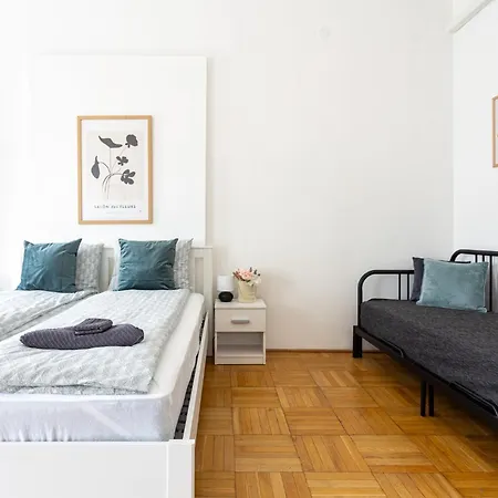 Urania Apartament *
