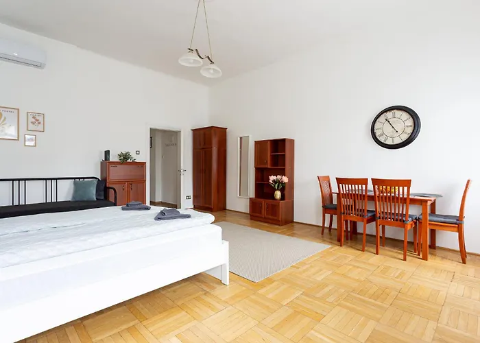 Apartment Urania *